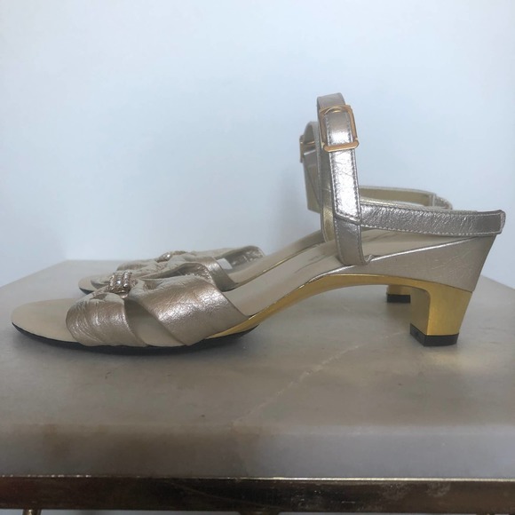 Onex Champagne Gold Bow Diamond Sandals - Picture 3 of 6